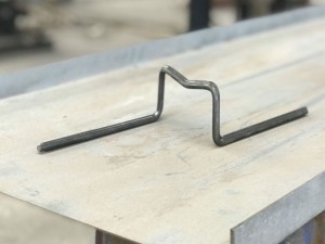 Khoảng cách thép chân chó